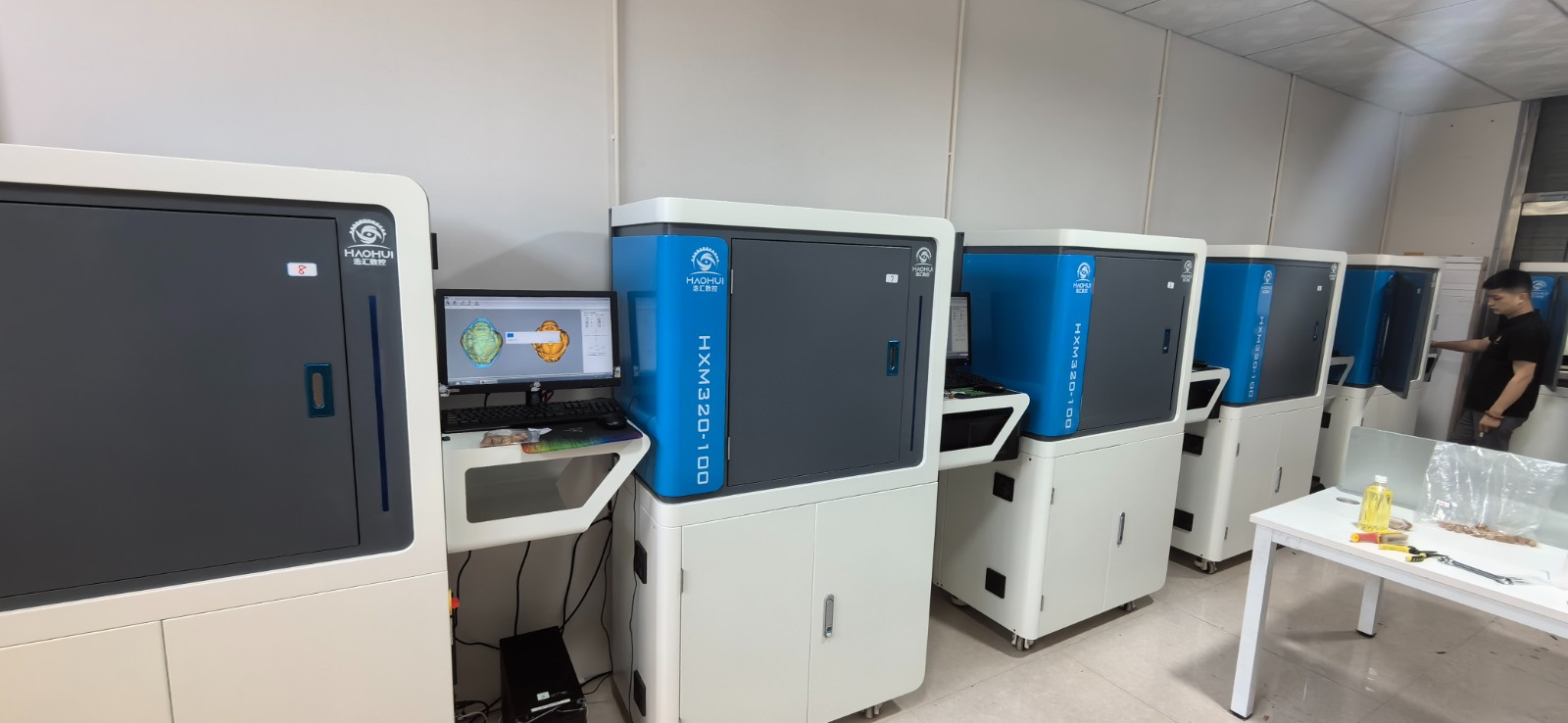 HaoHui Ai HXM320-100: Precision Meets Power in Your Palm-Sized CNC Engraver